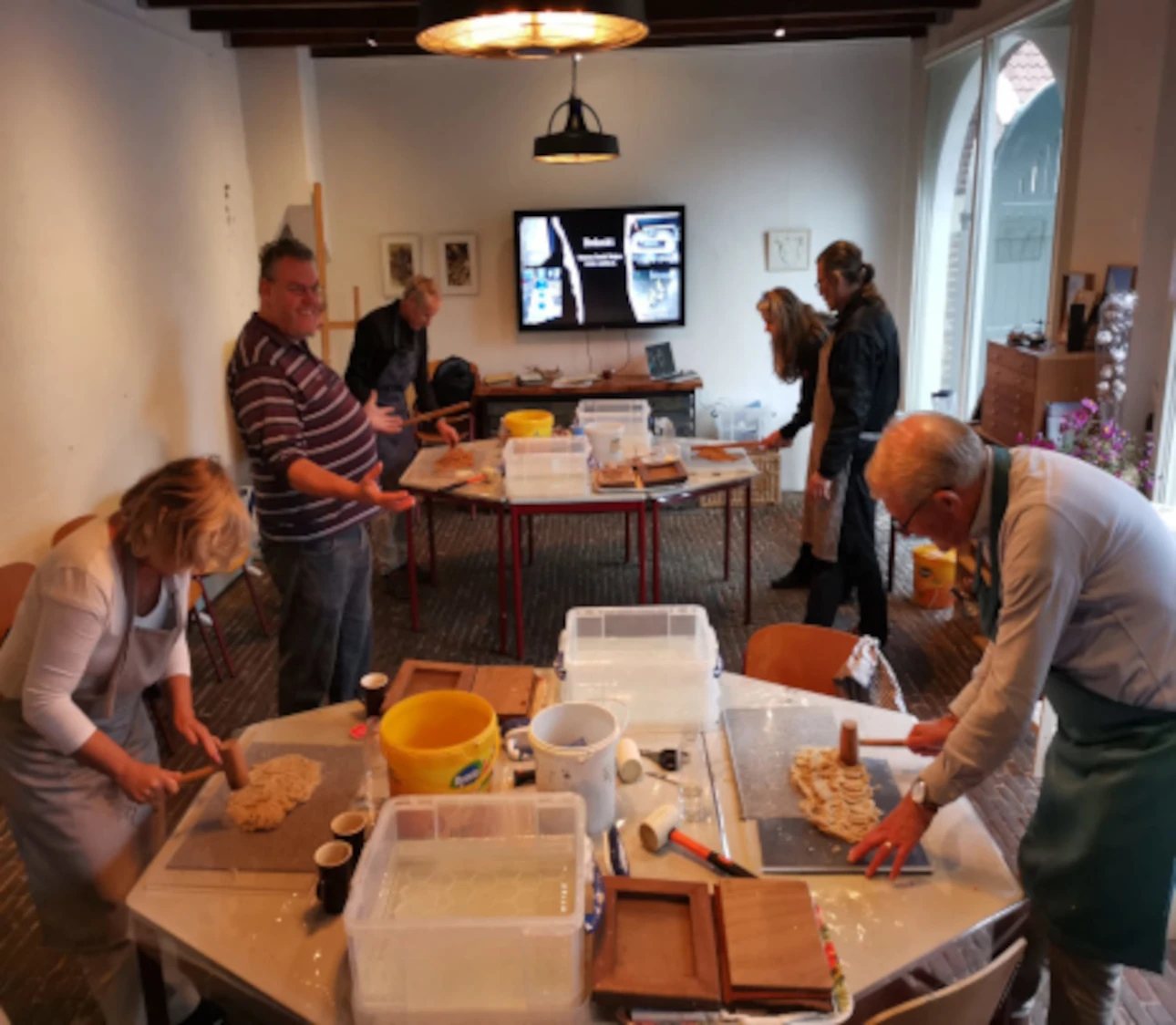 Ewald Weijers geeft cursus Washi papier maken in Spuythuys Borculo